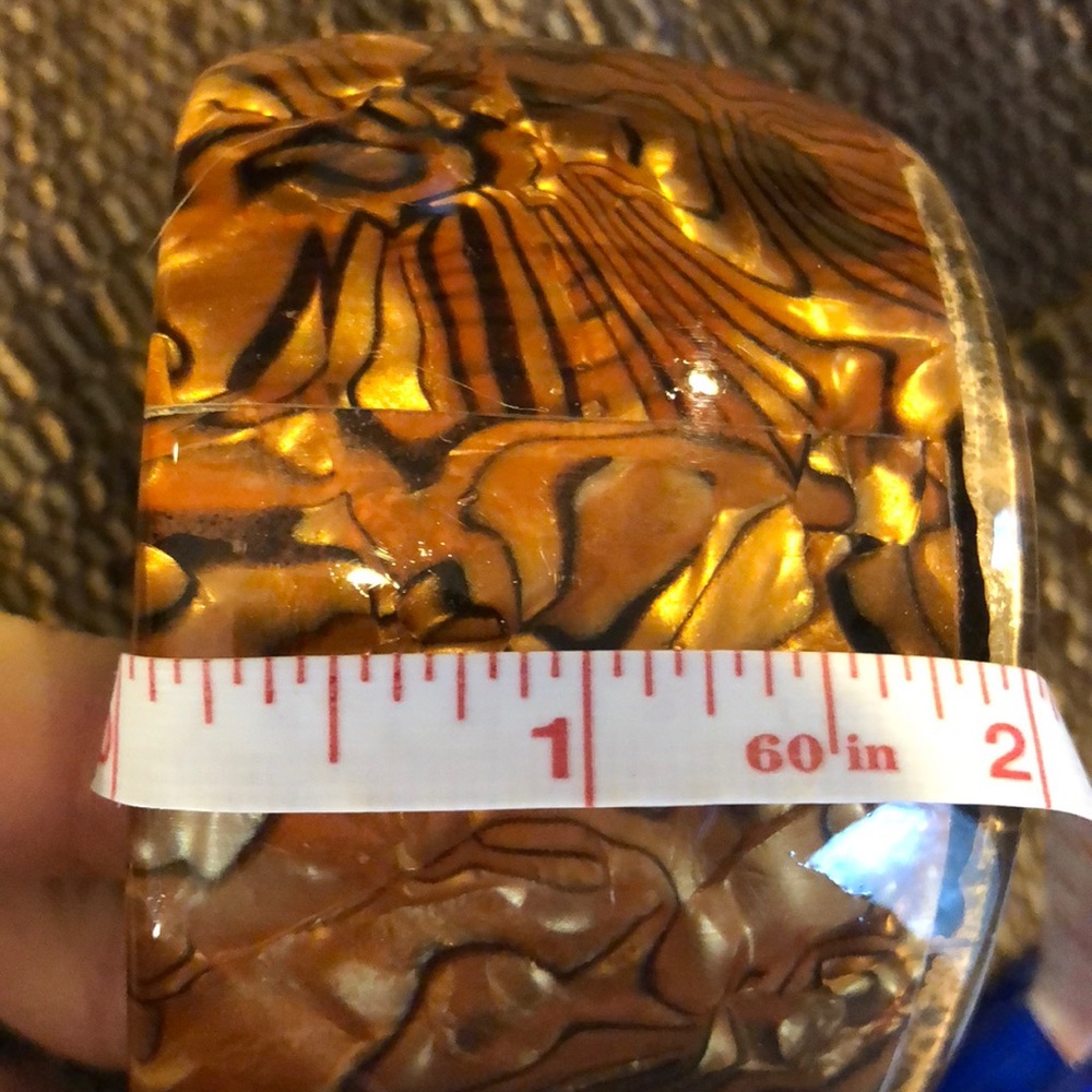 Gorgeous tortoise like “lucite” bracelet. - Picture 5 of 5